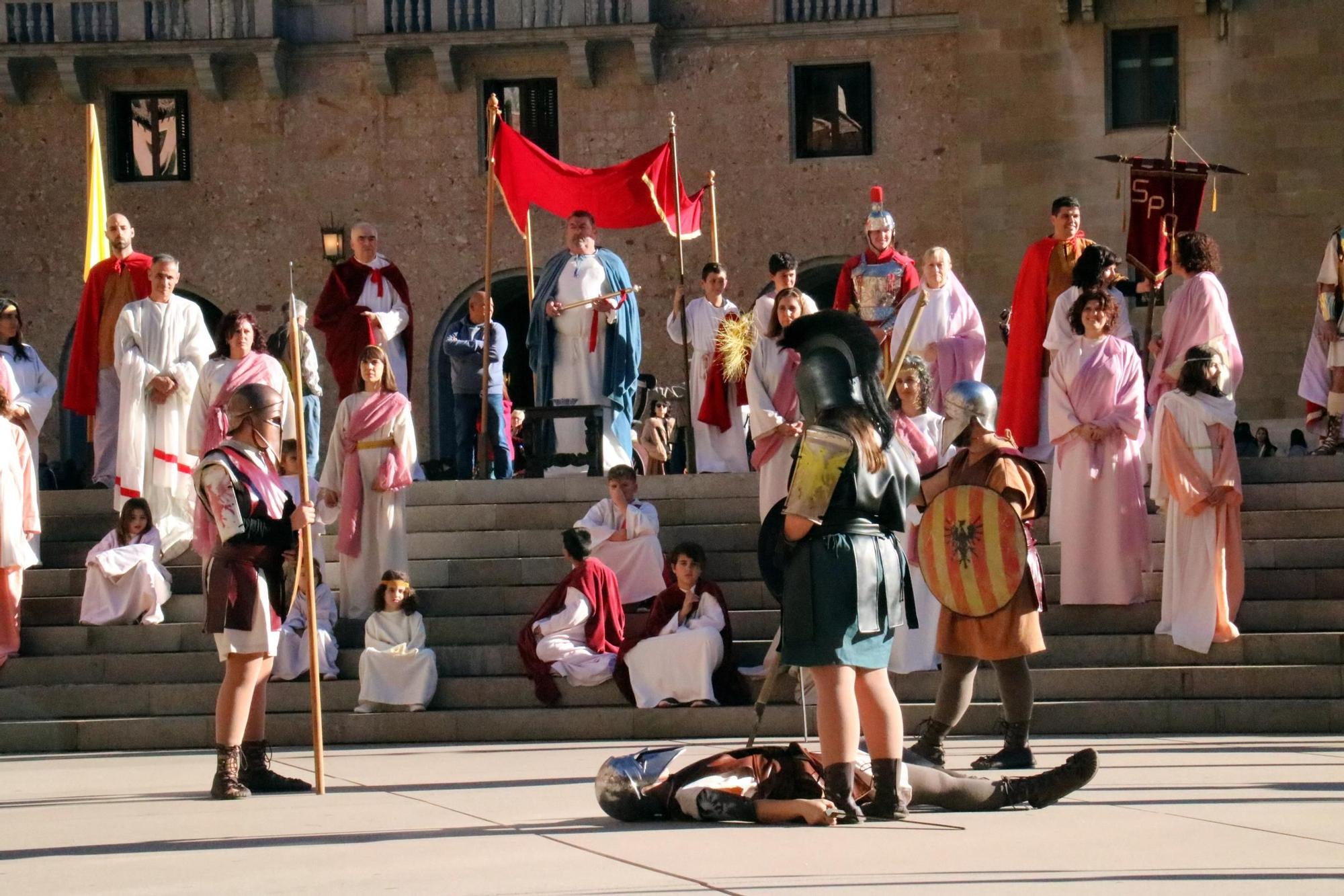 Figurants gironins participen a un pessebre vivent gegant a Montserrat