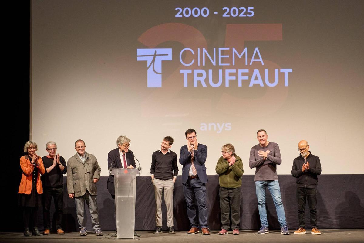 Els membres del Col·lectiu de Crítics durant la celebració del 25è aniversari al Teatre Municipal el novembre passat