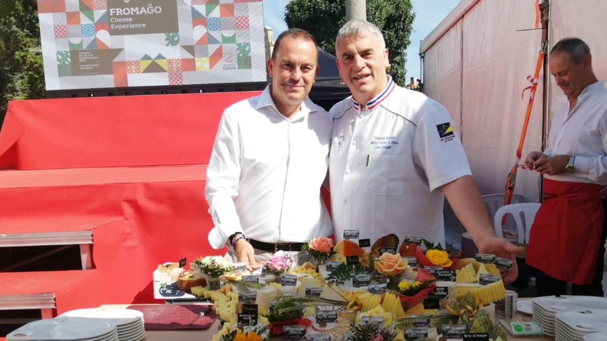 Franciso Requejo y Dominique Bouchait en la cata de quesos franceses. | Sara Parra