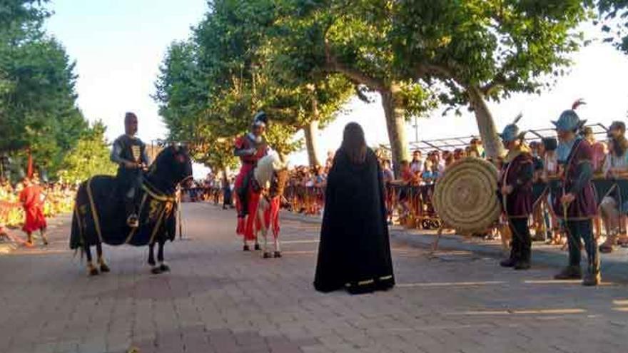 Torneo de caballeros celebrado ayer en los paseos de La Mota en presencia de numeroso público.