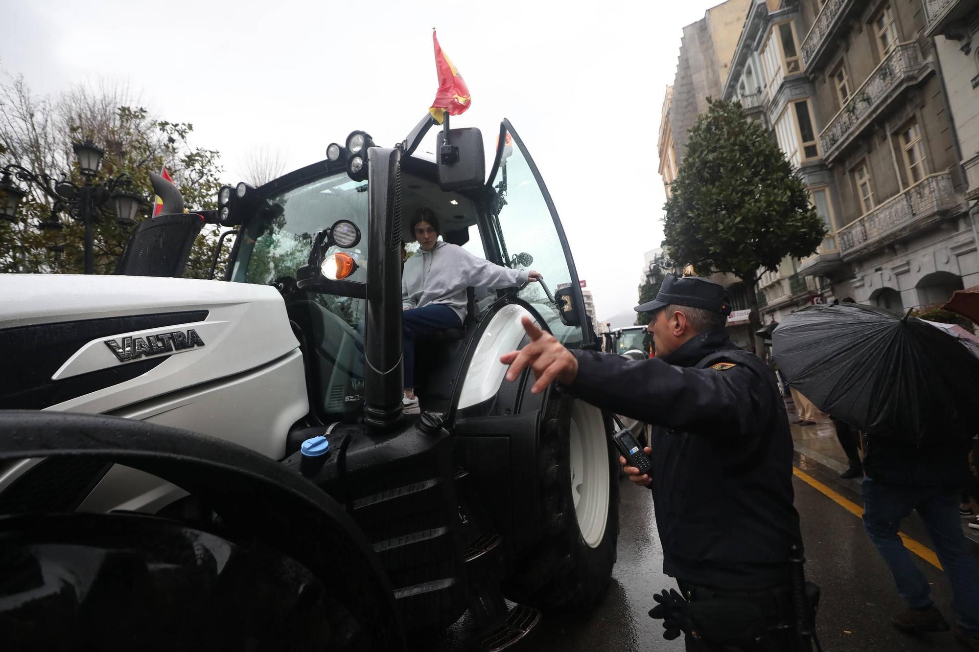 Protestas de los ganaderos y agricultores en Oviedo