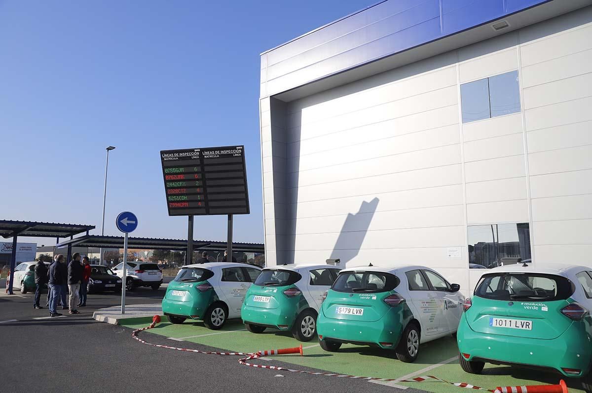 Los nuevos vehículos 100% eléctricos de la Junta de Andalucía en Córdoba