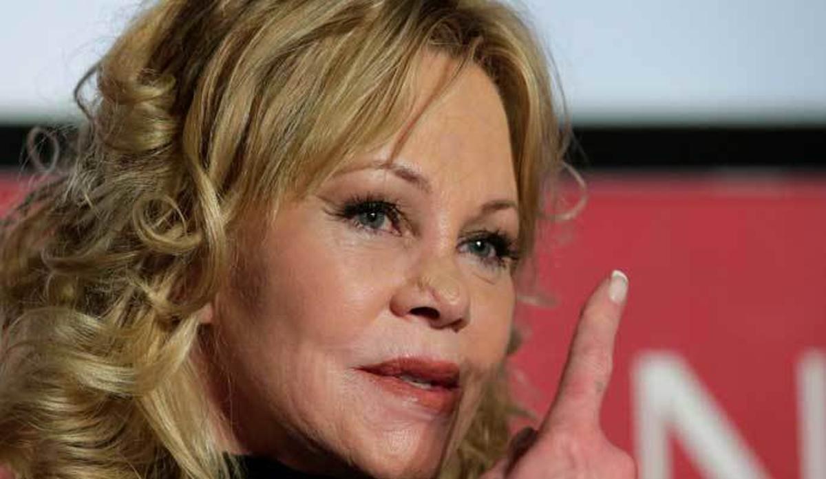 Melanie Griffith reaparece tras operarse de cáncer de nariz