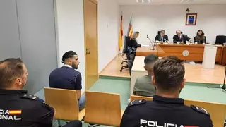 Aceptan dos años y medio de cárcel por traer a 15 inmigrantes a Moraira rodeados de bidones de gasolina