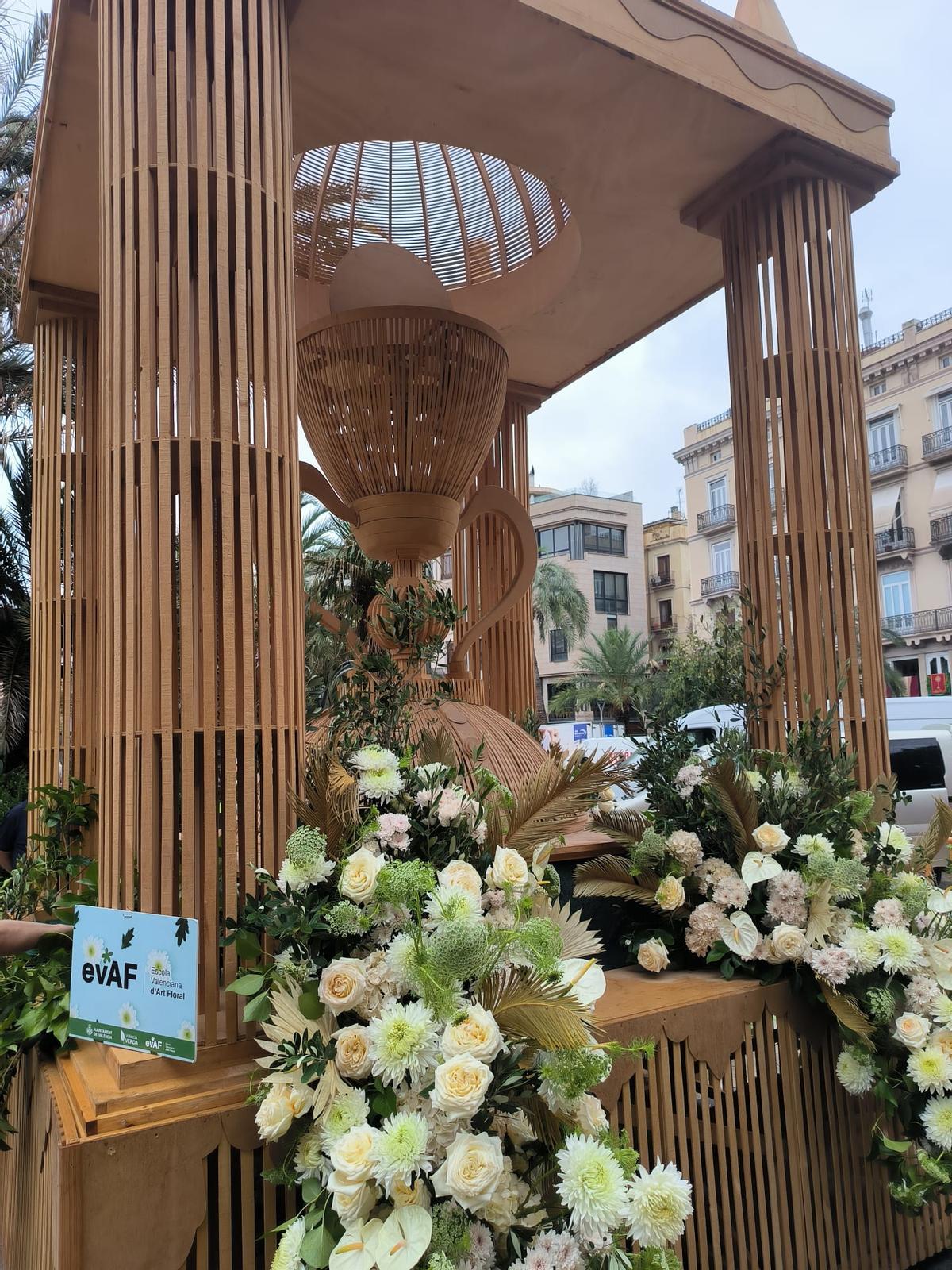 Instalación de la Plaza de la Reina, que se monta cada año.