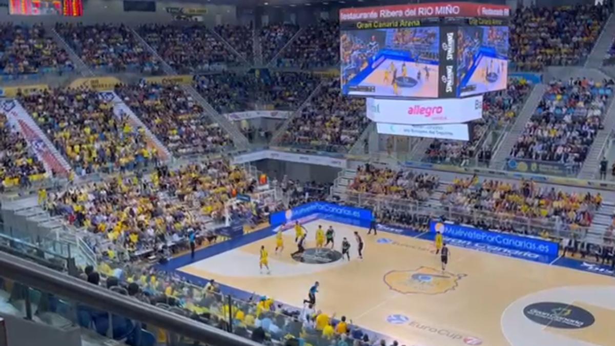 Ambientazo en el Gran Canaria Arena en las semis de la Eurocup