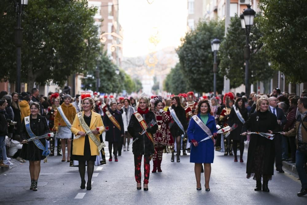 Medio millar de cargos festeros celebran la efeméride con un acto histórico de homenaje a las capitanías a tres semanas del inicio de los Moros y Cristianos