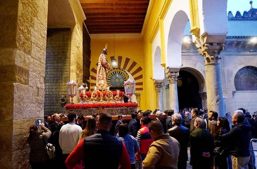 El Vía Crucis de las Cofradías en imágenes.