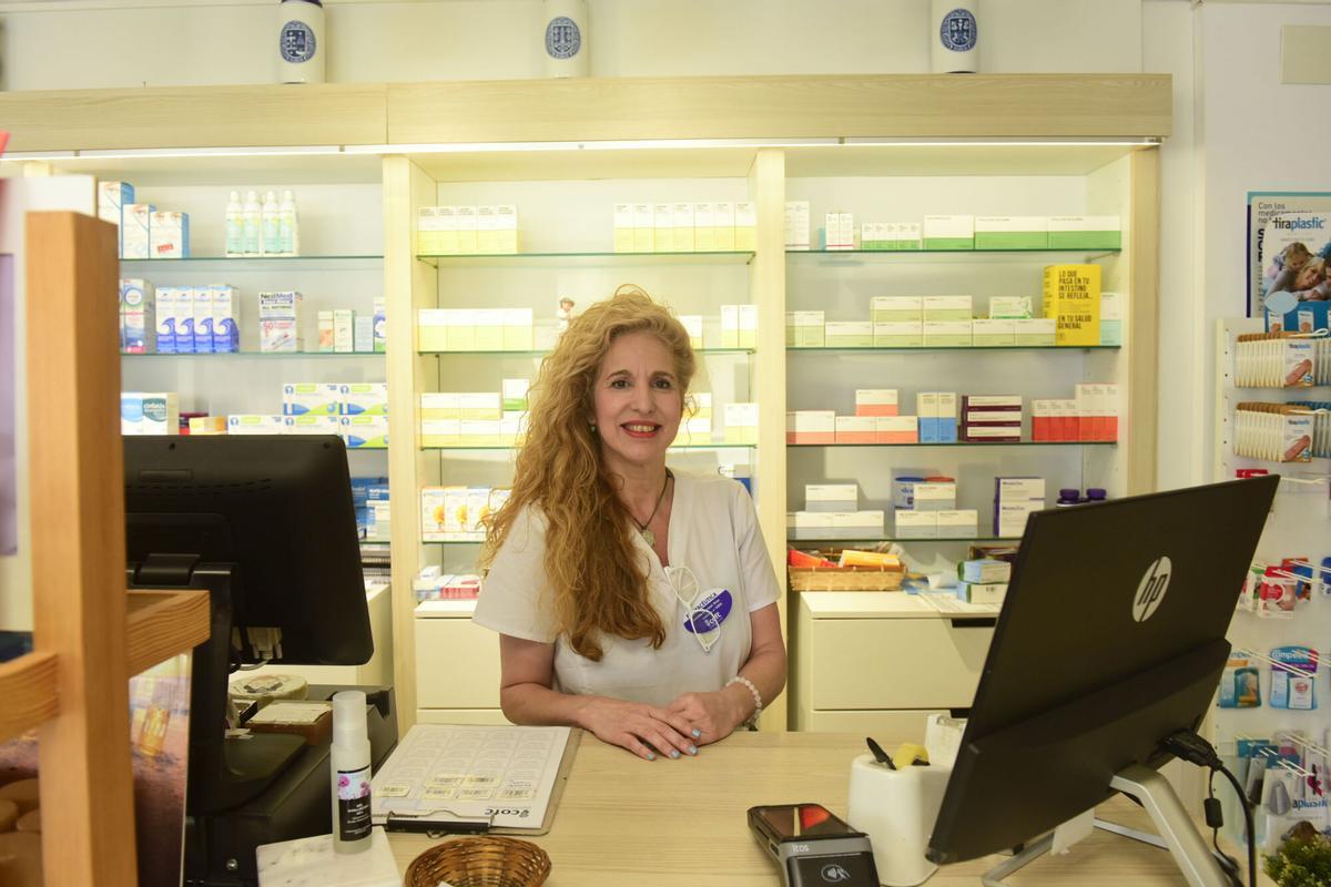 Amanda Mármol, vecina y trabajadora en la farmacia local de San Pedro de Visma