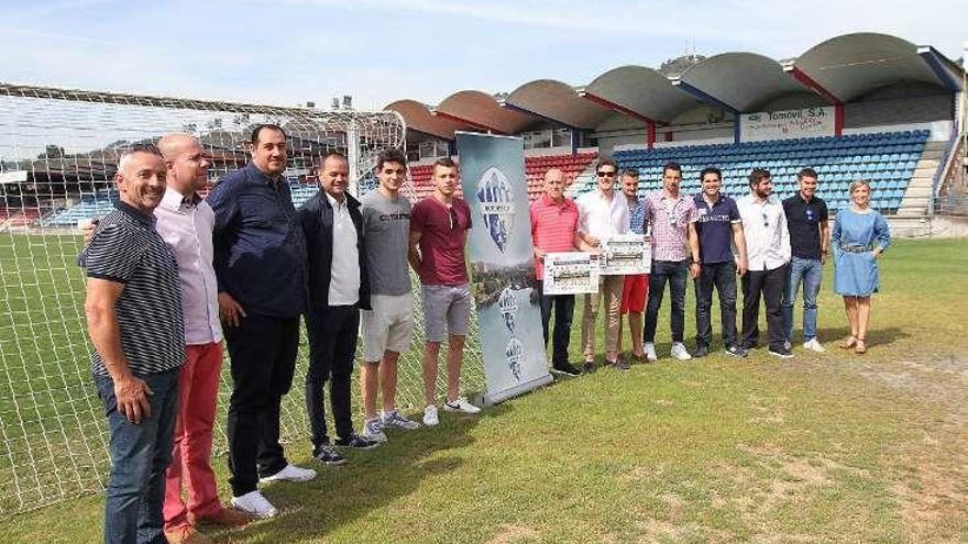 Acto de presentación del torneo, ayer en O Couto. // Iñaki Osorio