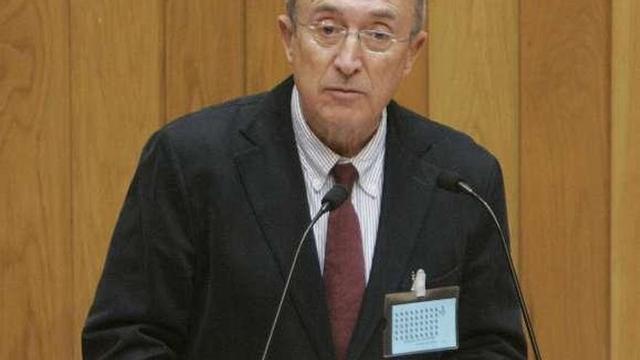 Manuel Martín, de SOS Sanidade Pública, en el pleno.  // Xoán Álvarez