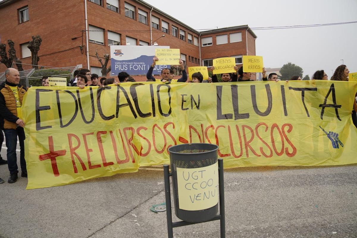 Acció davant el Pius Font i Quer