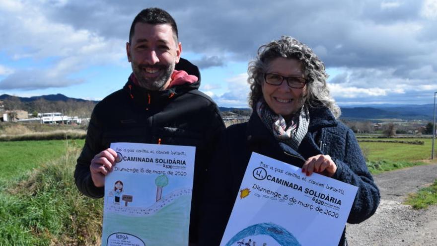 El regidor Ivan Sánchez i Aurora Fernández, presidenta de Gingko presentant la caminada que s&#039;ha ajornat