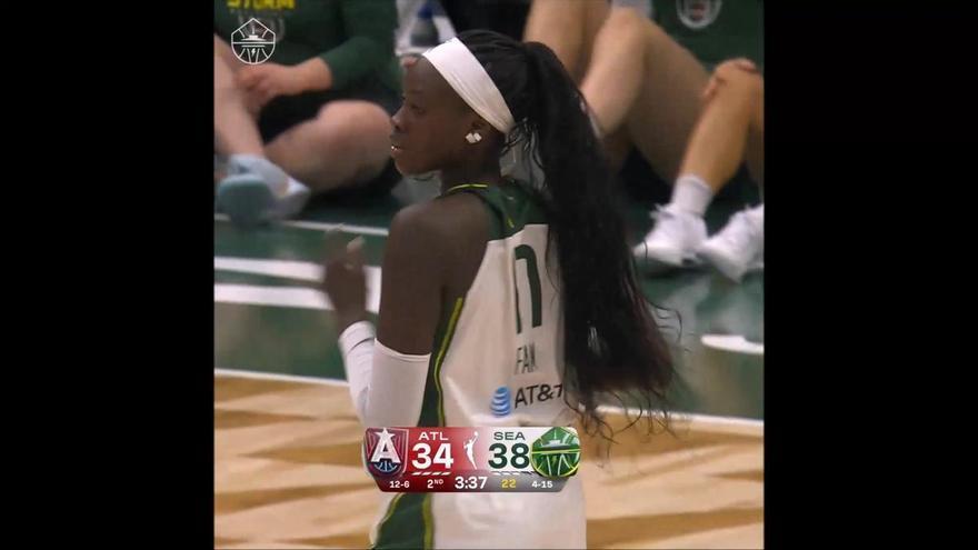 Awa Fam y su exhibición contra Atlanta Dream