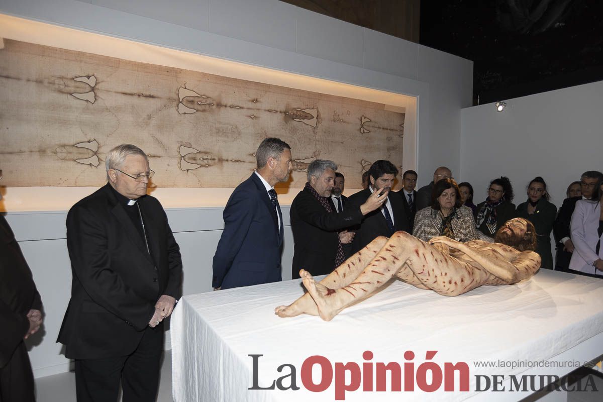 Así ha sido la inauguración de la exposición The Mystery Man en Caravaca. Descubre como es la muestra que atrae a miles de personas