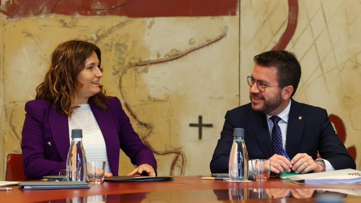 Aragonès convoca la constitución plena del Parlament para el 10 de junio y sienta a ERC en la silla de la presidencia