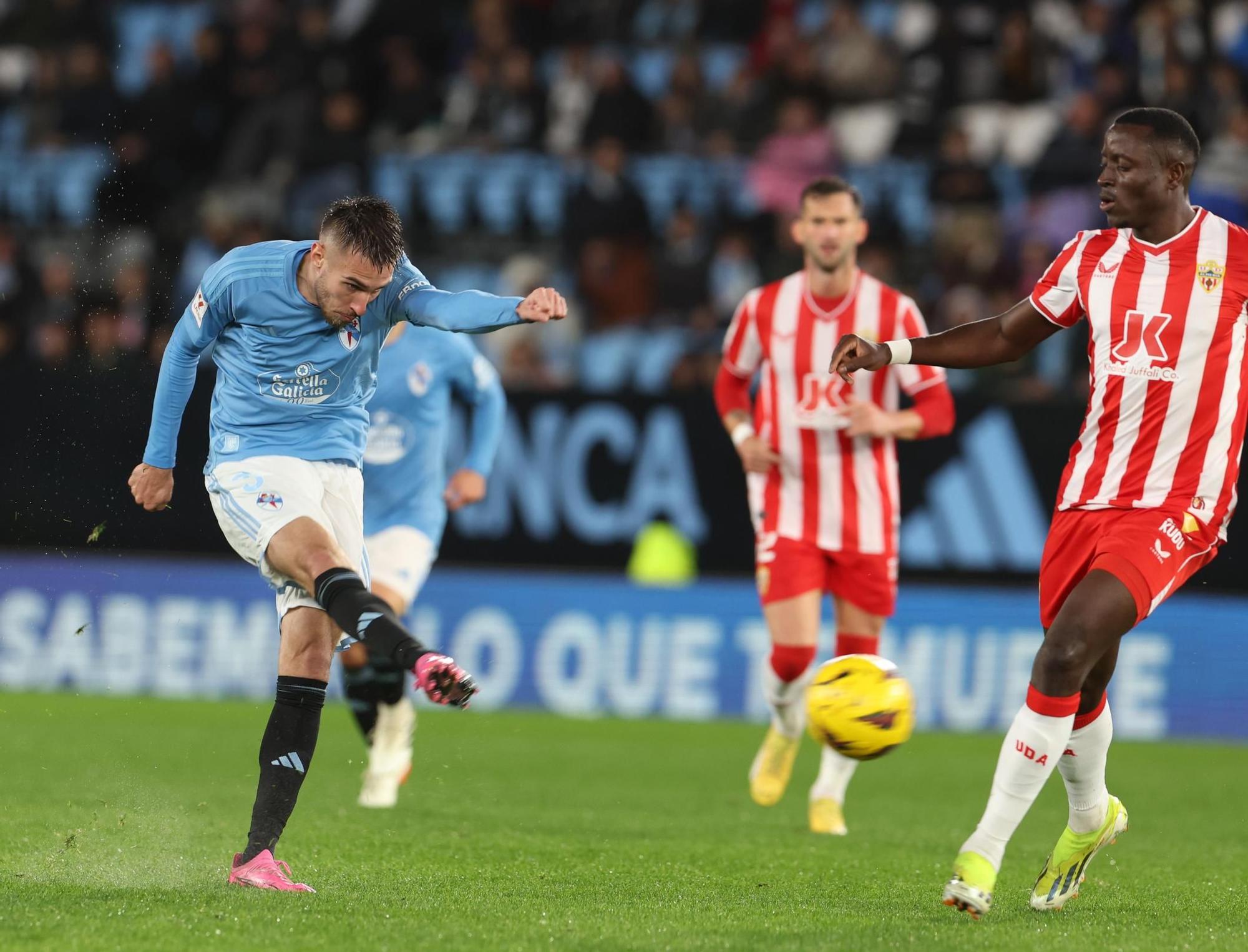 Una victoria bajo la lluvia: las mejores imágenes del Celta-Almería