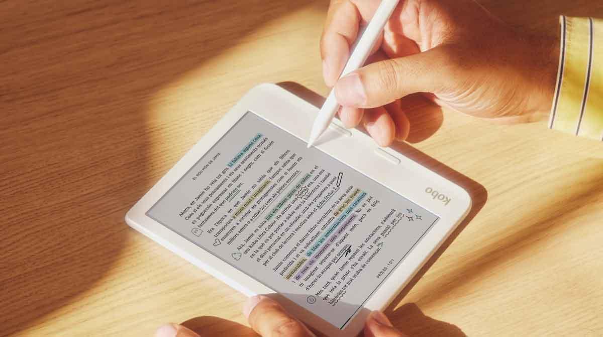 El Kobo Libra Colour permite tomar notas con el lápiz Stylus.