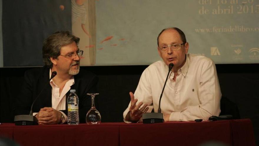 Fernando Marías emociona al público en la presentación de &quot;La isla del padre&quot;