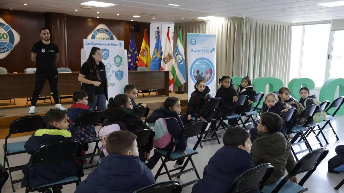 VÍDEO: El Santa Olaya refuerza su proyecto "SwimSafe"