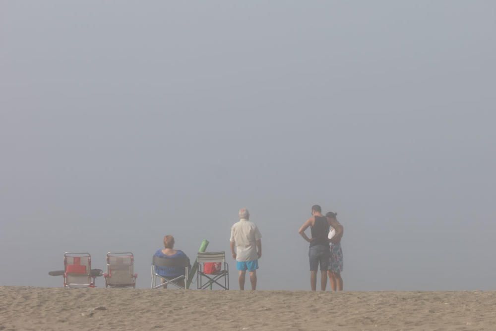 La alta humedad de la mañana, mezclada con el viento del sudeste y las altas temperaturas han provocado este fenómeno que no es inusual en los días de verano