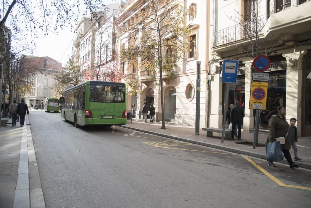 lla de vianants al carrer Guimerà