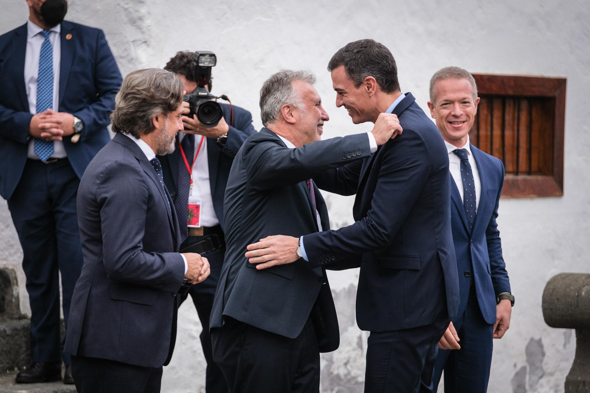 Visita del Rey y los presidentes de las comunidades a La Palma al acto de homenaje a los palmeros