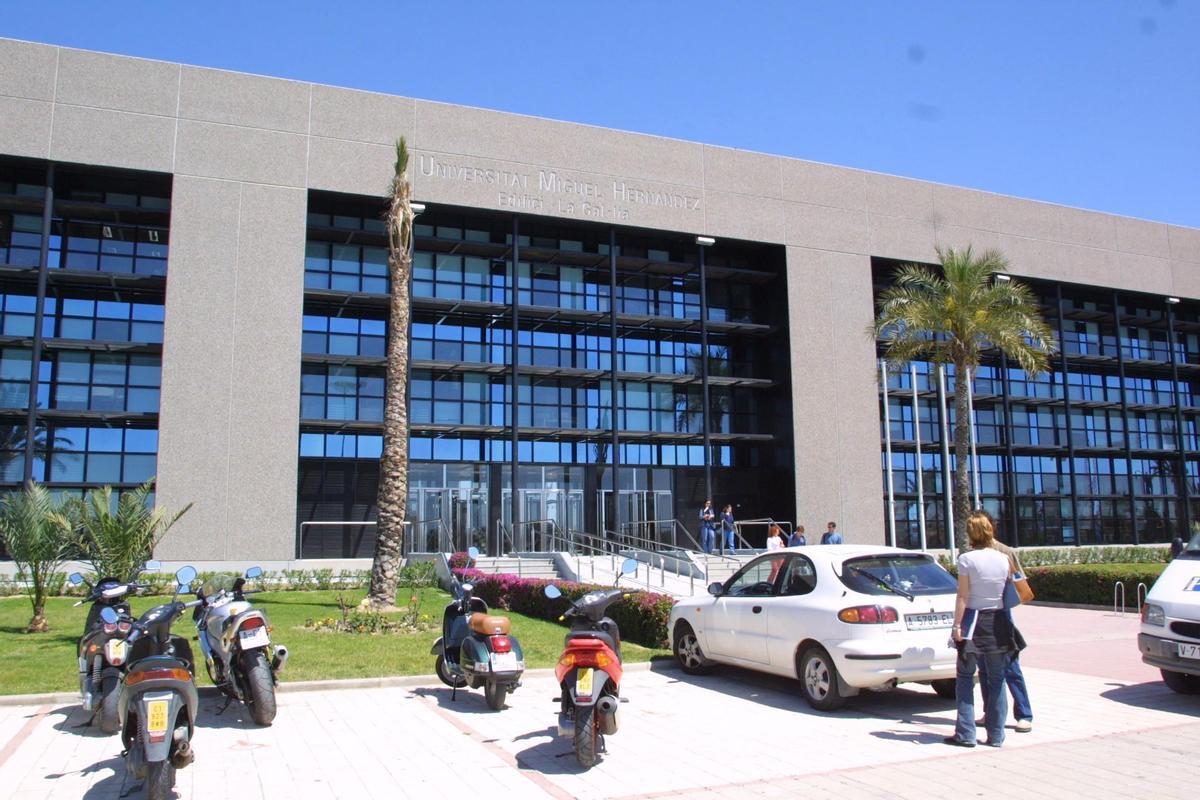 Edificio La Galia, uno de los primeros que tuvo el campus de Elche de la UMH