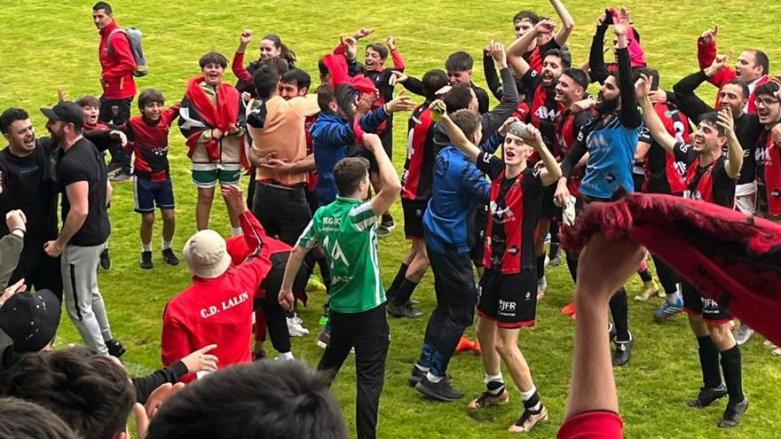 Un gol de Manu Casal mete al Lalín en la final por el ascenso
