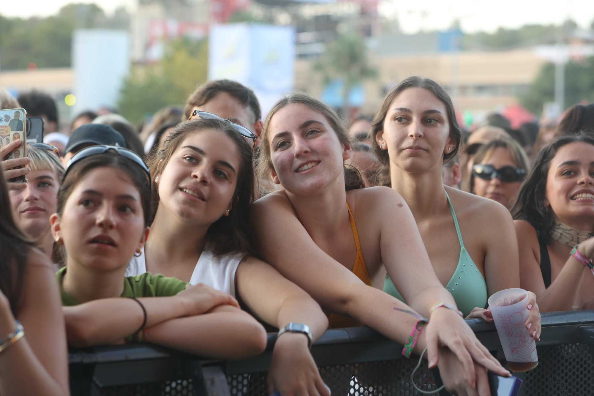 El broche final del Low Festival Benidorm en su 15º aniversario, en imágenes