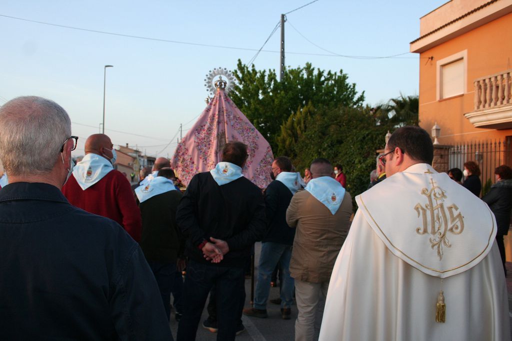 La Virgen de las Huertas vuelve a su casa arropada por decenas de lorquinos