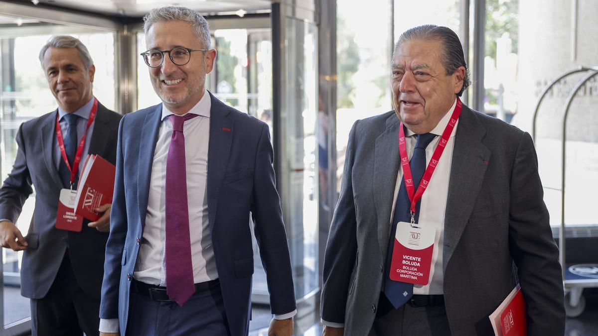 Vicente Boluda, presidente de AVE, recibe al secretario de Estado y exconseller del Botànic, Arcadi España / Ana Escobar/EFE