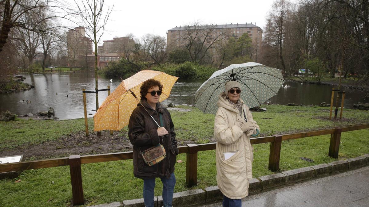 VÍDEO: Los visitantes celebran las mejoras previstas en el parque Isabel la Católica de Gijón