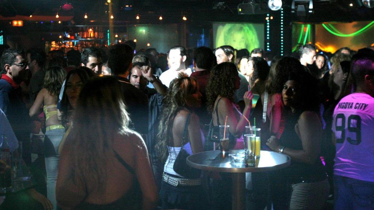 Una noche de fiesta en una discoteca de la Costa del Sol hace varios años.