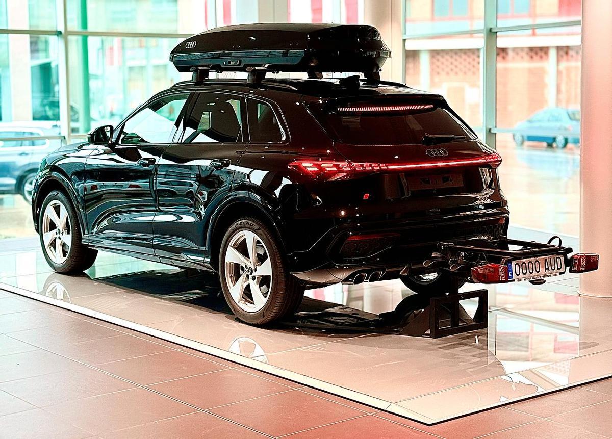 Este modelo de Audi luce un acabado elegante con un diseño refinado.