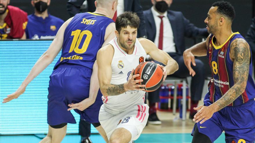 Nicolas Laprovittola, ante el Barcelona en una imagen de archivo..