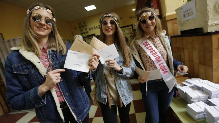 Bolis, caramelos y pistolas: elementos de la discordia en tres colegios electorales