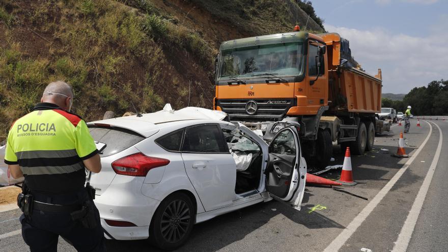 Vuit dies negres a les carreteres amb quatre morts en accidents