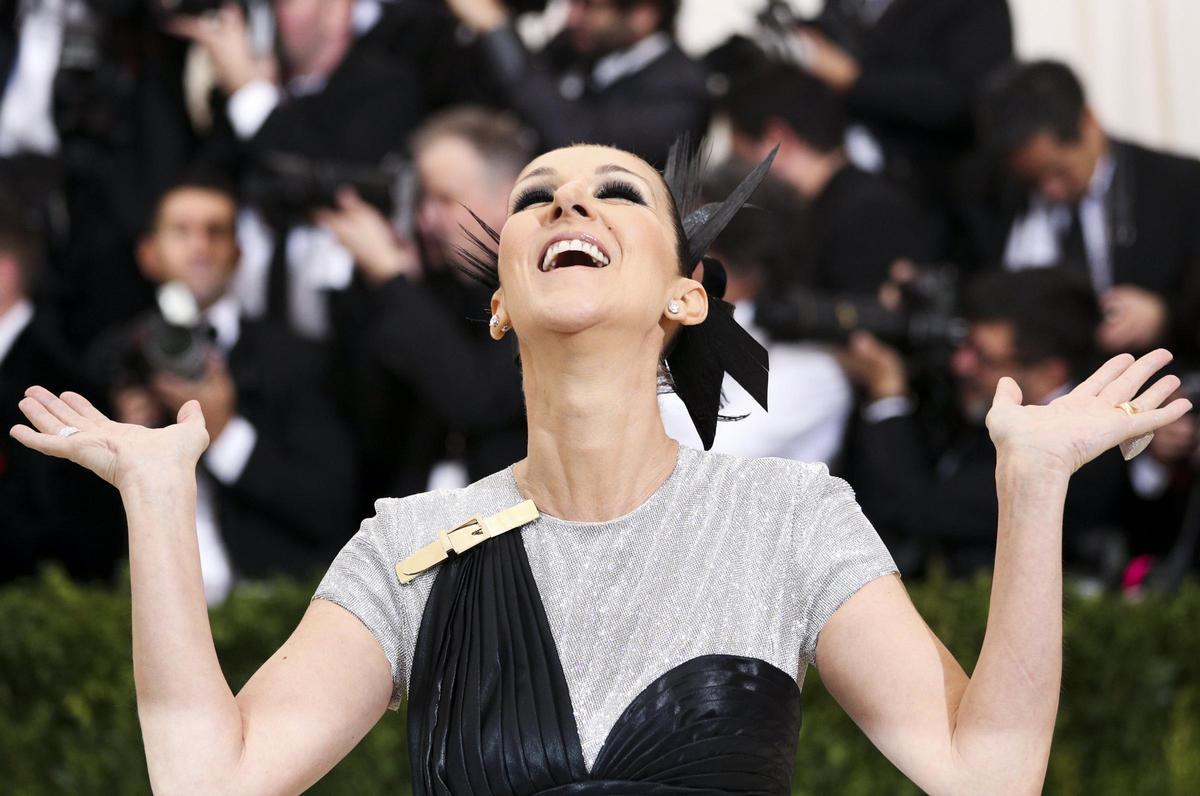 Céline Dion publica su nueva canción 'Dansons' en colaboración con Jean-Jacques Goldman.