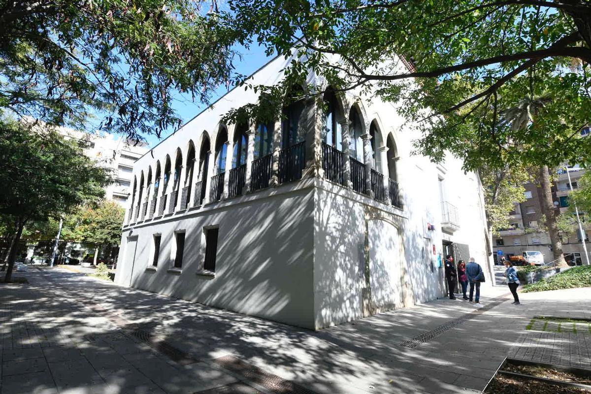 Fachada de la masía de Can Colom en L’Hospitalet.