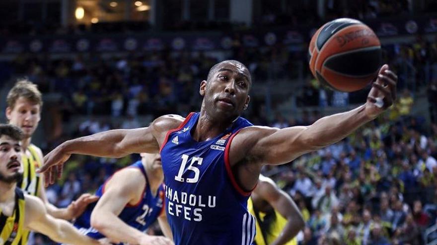 Jayson Granger, con el Anaolu Efes. Dejan Musli, su continuidad en el Unicaja, una incógnita.