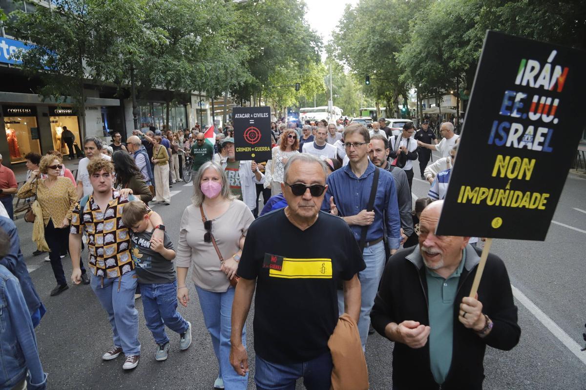 Una manifestación dice ‘No a la guerra’ en las calles de Córdoba