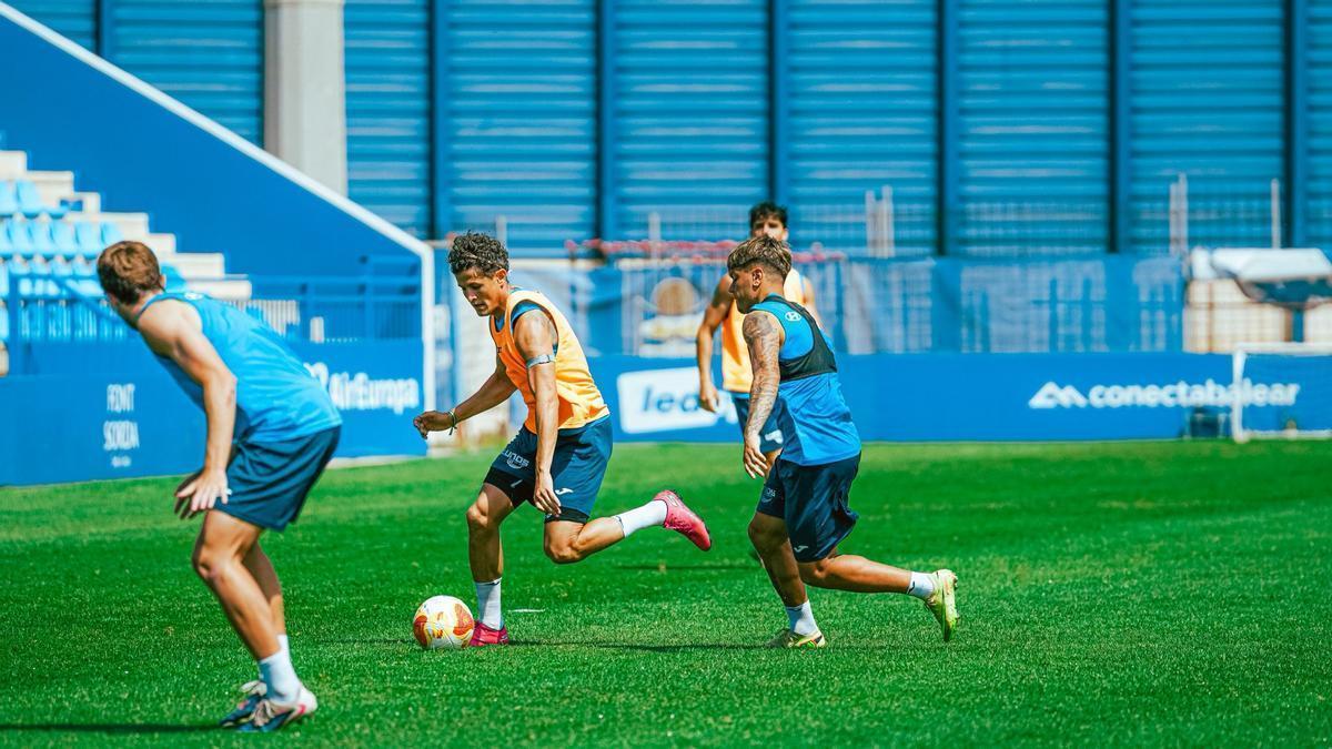 El Atlético Baleares se entrenó ayer por la mañana en el Estadi Balear