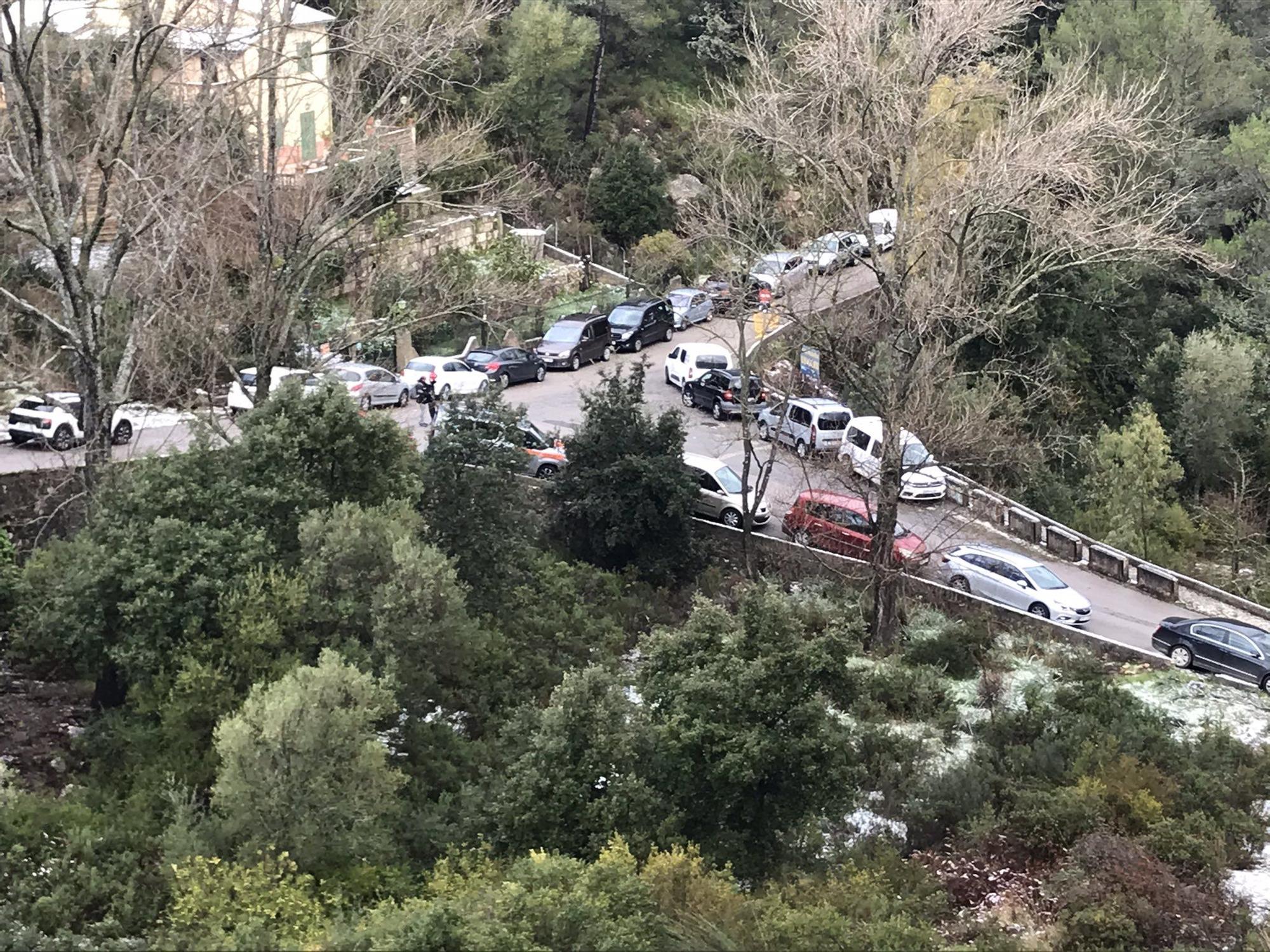 Caos en Escorca para ver la nieve