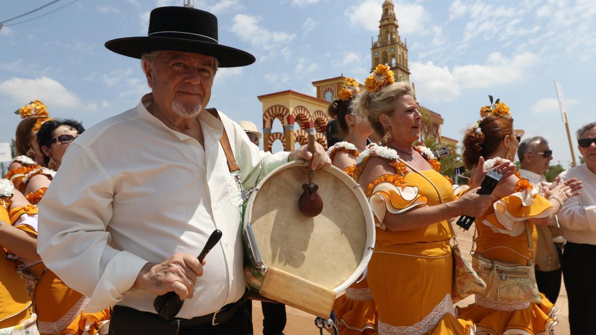 Pasacalles rociero en la Feria de Córdoba.