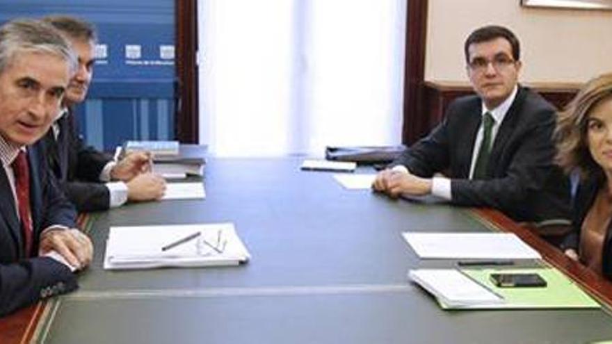 Sáenz de Santamaría y Jáuregui inician hoy las reuniones de traspaso de poder