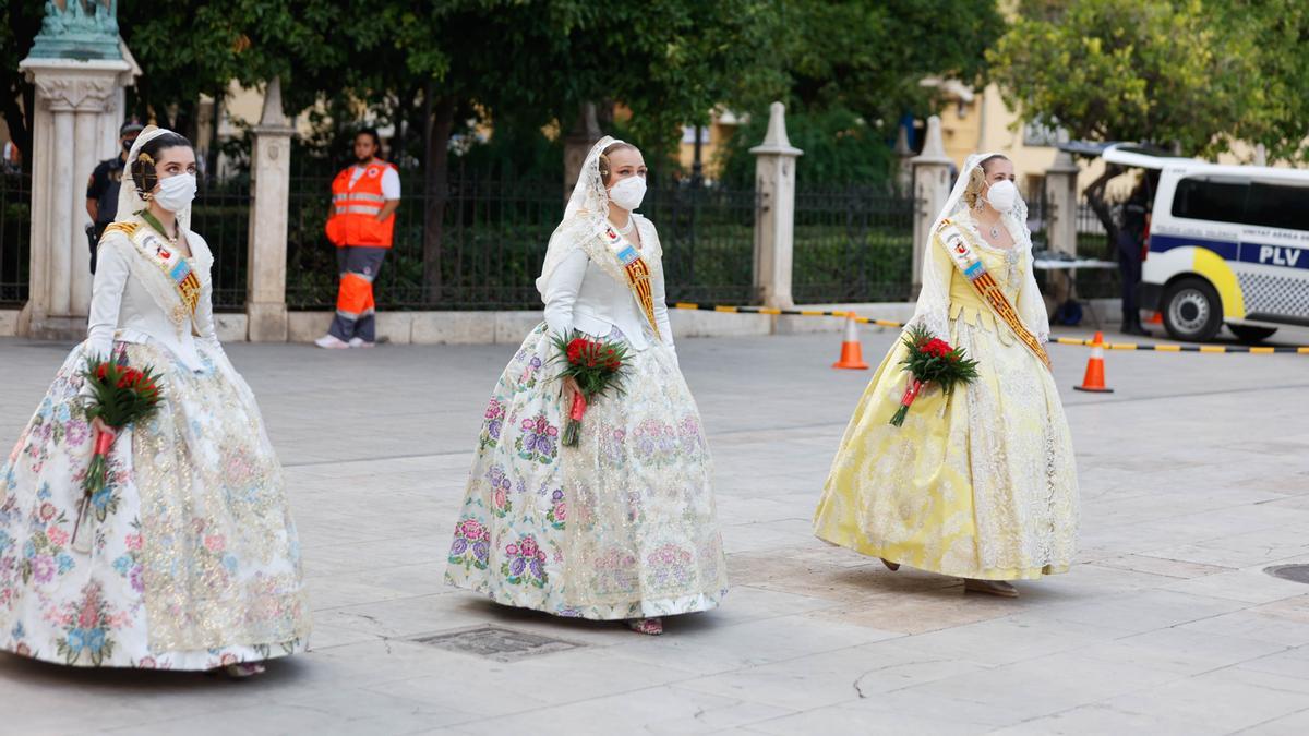 Búscate en el segundo día de Ofrenda por la calle Caballeros (entre las 18.00 y las 19.00 horas)