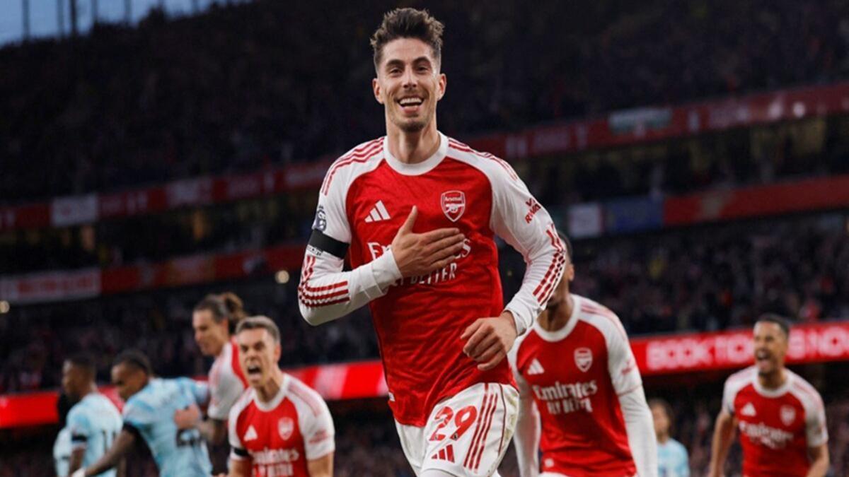El Arsenal venció al Burnley y se consagró como campeón de Premier tras el empate del City
