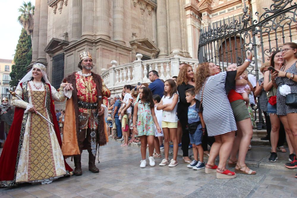 La cabalgata histórica ha puesto fin a la semana grande de la ciudad con la recreación de la toma de Málaga por los Reyes Católicos en 1487, un acontecimiento que motiva los festejos de agosto