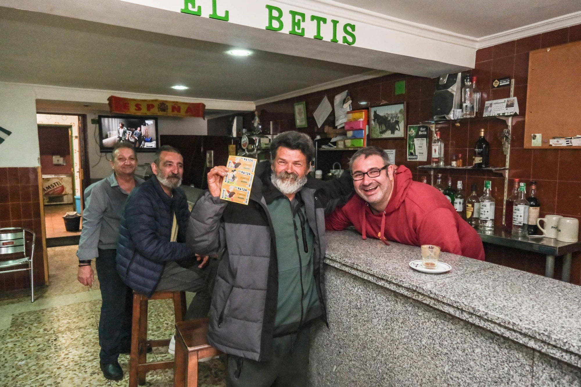 Lluvia de millones en el barrio de San Roque por el sorteo del Día de la Madre de la ONCE